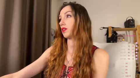 Snapshot of emily_w0w_ chatting on 22, 9, 2025 Lia online show from 22, 9, 2025