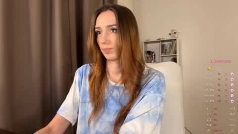 Snapshot of emily_w0w_ chatting on 25, 9, 2025 Lia online show from 25, 9, 2025