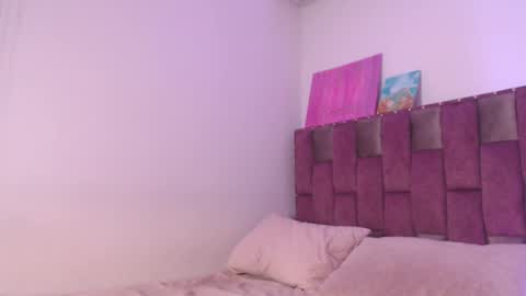 emily_w2 online show from 17, 9, 2025