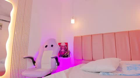 Snapshot of emily_walker4 chatting on 2, 3, 2026 emily_walker4 online show from 2, 3, 2026