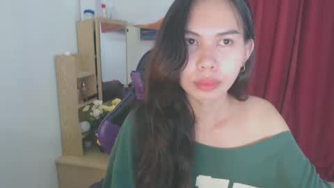 emily_xo143 online show from 5, 3, 2026