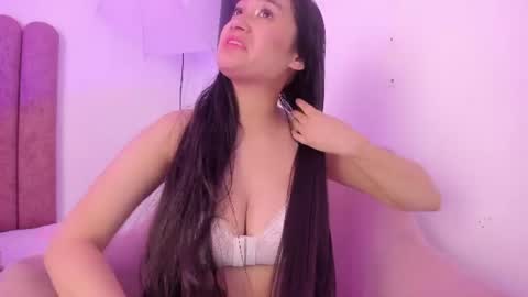 Emilyyy online show from 26, 6, 2026