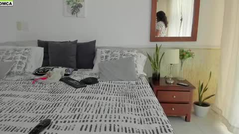 Snapshot of emilyboobs_ chatting on 5, 4, 2026 Emily online show from 5, 4, 2026