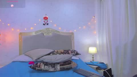 Snapshot of emilycastro_ chatting on 18, 12, 2024 Emily online show from 18, 12, 2024