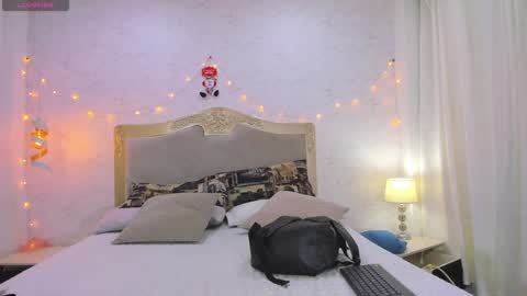 Snapshot of emilycastro_ chatting on 3, 1, 2025 Emily online show from 3, 1, 2025