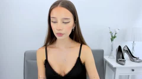 EmilyCharming online show from 25, 11, 2025