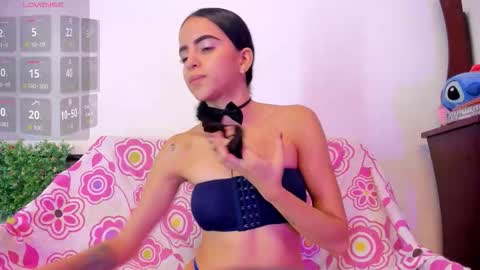 Snapshot of emilyclay_1 chatting on 22, 9, 2025 Sweet Emily online show from 22, 9, 2025