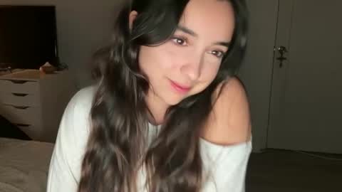 Snapshot of emilyfawn chatting on 11, 11, 2025 emilyfawn online show from 11, 11, 2025