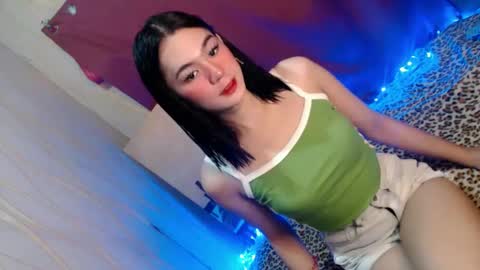 Snapshot of emilyfuckers chatting on 3, 1, 2025 ariane online show from 3, 1, 2025