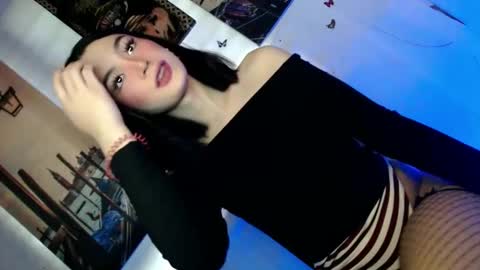 Snapshot of emilyfuckers chatting on 6, 1, 2025 ariane online show from 6, 1, 2025