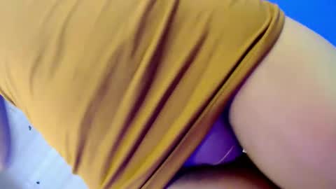 Snapshot of emilyfuckers chatting on 18, 1, 2025 ariane online show from 18, 1, 2025