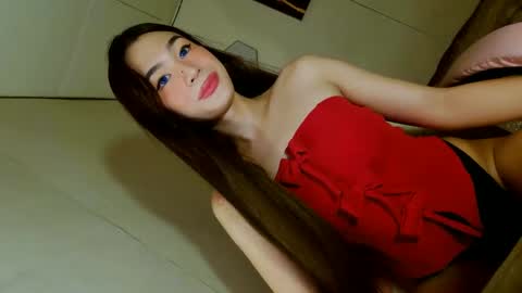 Snapshot of emilyfuckers chatting on 23, 10, 2025 ariane online show from 23, 10, 2025