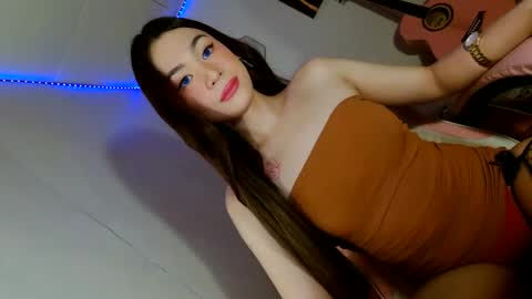 Snapshot of emilyfuckers chatting on 9, 11, 2025 ariane online show from 9, 11, 2025