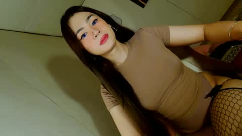 Snapshot of emilyfuckers chatting on 12, 11, 2025 ariane online show from 12, 11, 2025