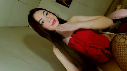 Snapshot of emilyfuckers chatting on 14, 11, 2025 ariane online show from 14, 11, 2025