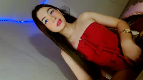 Snapshot of emilyfuckers chatting on 21, 11, 2025 ariane online show from 21, 11, 2025