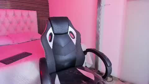 emilymora1_ online show from 26, 6, 2026