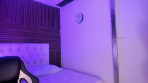 emilymora1_ online show from 7, 7, 2026