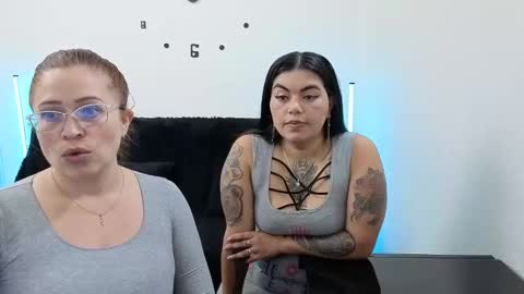 Snapshot of emilyriskhot chatting on 21, 9, 2025 emily  friends online show from 21, 9, 2025