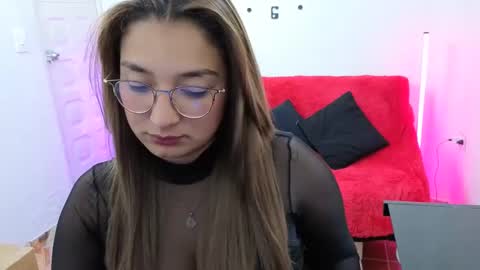 Snapshot of emilyriskhot chatting on 2, 10, 2025 emily  friends online show from 2, 10, 2025