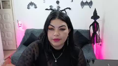 Snapshot of emilyriskhot chatting on 16, 10, 2025 emily  friends online show from 16, 10, 2025