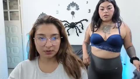 Snapshot of emilyriskhot chatting on 18, 10, 2025 emily  friends online show from 18, 10, 2025