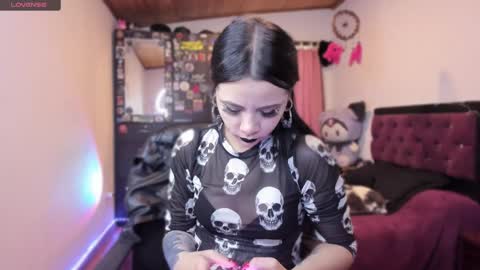 Snapshot of emilyrymer chatting on 20, 12, 2024  Emily Support me to have 100 likes plx online show from 20, 12, 2024