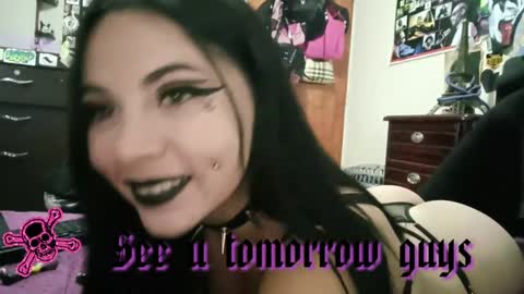 Snapshot of emilyrymer chatting on 30, 12, 2024  Emily Support me to have 100 likes plx online show from 30, 12, 2024