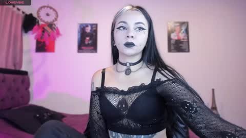 Snapshot of emilyrymer chatting on 31, 1, 2025  Emily Support me to have 100 likes plx online show from 31, 1, 2025