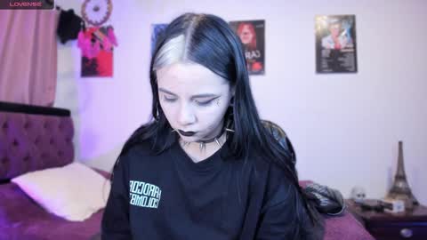 Snapshot of emilyrymer chatting on 3, 2, 2025  Emily Support me to have 100 likes plx online show from 3, 2, 2025