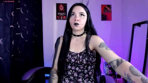 Snapshot of emilyrymer chatting on 15, 9, 2025  Emily Support me to have 100 likes plx online show from 15, 9, 2025