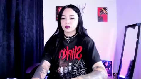 Snapshot of emilyrymer chatting on 27, 9, 2025  Emily Support me to have 100 likes plx online show from 27, 9, 2025