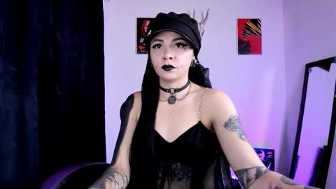 Snapshot of emilyrymer chatting on 28, 9, 2025  Emily Support me to have 100 likes plx online show from 28, 9, 2025