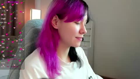 Snapshot of emilytrase chatting on 29, 6, 2026 Betty online show from 29, 6, 2026