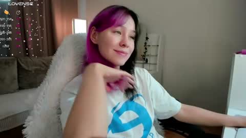 Snapshot of emilytrase chatting on 4, 7, 2026 Betty online show from 4, 7, 2026