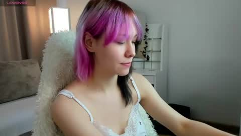 Snapshot of emilytrase chatting on 10, 7, 2026 Betty online show from 10, 7, 2026