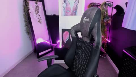 Emily online show from 25, 10, 2025