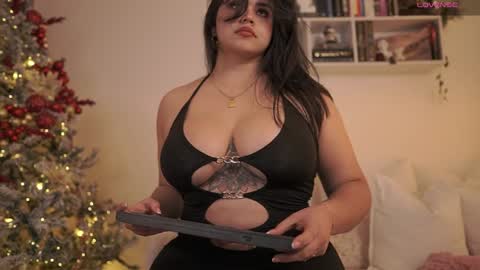 Snapshot of emilyxrose_ chatting on 12, 12, 2024 IG thickemmsss online show from 12, 12, 2024