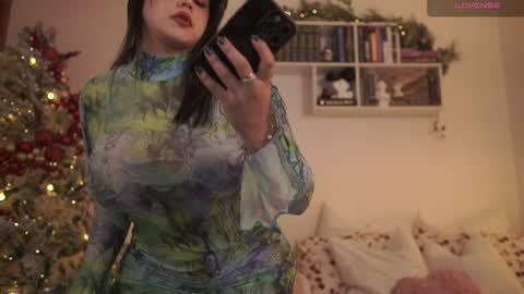 Snapshot of emilyxrose_ chatting on 26, 12, 2024 IG thickemmsss online show from 26, 12, 2024