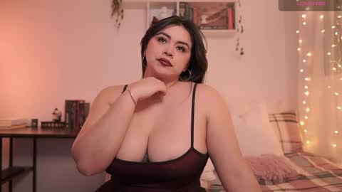 Snapshot of emilyxrose_ chatting on 27, 2, 2025 IG thickemmsss online show from 27, 2, 2025