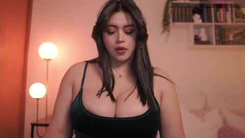 Snapshot of emilyxrose_ chatting on 6, 3, 2025 IG thickemmsss online show from 6, 3, 2025