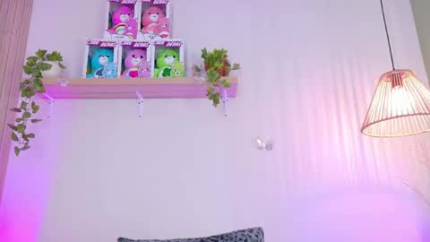 Emily Bank online show from 30, 4, 2026