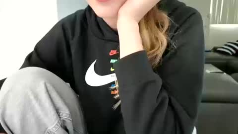 emilly online show from 19, 10, 2025