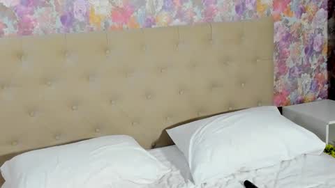 Snapshot of emma77_ chatting on 20, 10, 2025 Emma online show from 20, 10, 2025