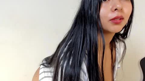 Snapshot of emma_980 chatting on 5, 1, 2025 emma online show from 5, 1, 2025