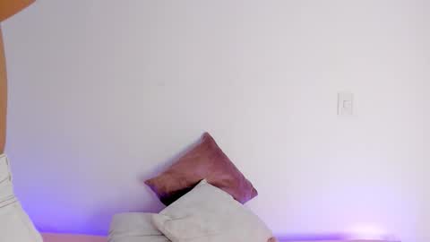 Snapshot of emma_980 chatting on 27, 11, 2025 emma online show from 27, 11, 2025