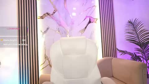emma__walkerr_ online show from 5, 5, 2026