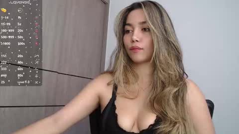 Snapshot of emma_aaa chatting on 6, 12, 2024 Rocio online show from 6, 12, 2024