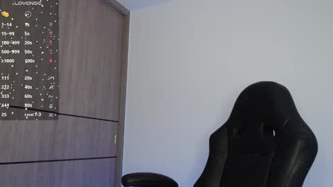 Snapshot of emma_aaa chatting on 5, 1, 2025 Rocio online show from 5, 1, 2025