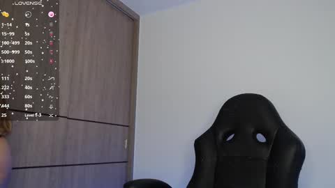 Snapshot of emma_aaa chatting on 6, 1, 2025 Rocio online show from 6, 1, 2025